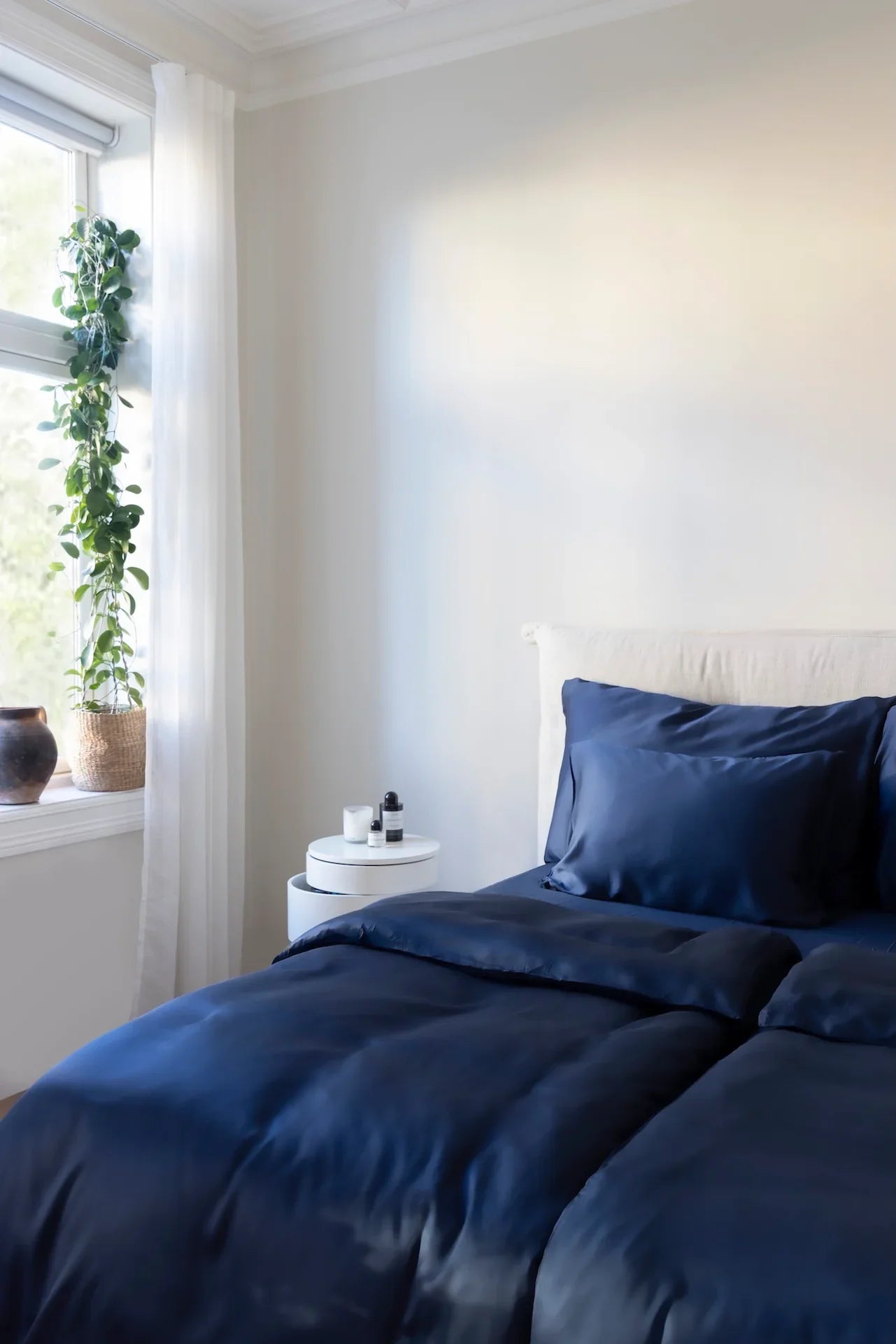 Bedding Set (Duvet Cover + Fitted Sheet + 4 Pillowcases)